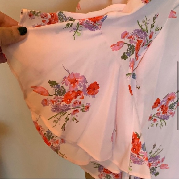 Lovely pink floral petite blouse-New without tag! - Picture 4 of 6